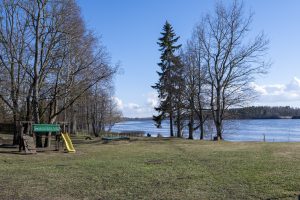 Daugavas krastā