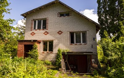 Pārdod māju Ogrē – skaistā vietā priežu meža malā