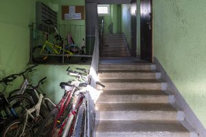 Pārdod 3 istabu dzīvokli Skultē, priežu meža ielokā — foto 4