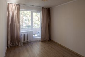 Pārdod 3 istabu dzīvokli Skultē, priežu meža ielokā — foto 13