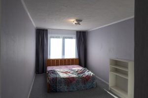 Pārdod 3 istabu dzīvokli Skultē, priežu meža ielokā — foto 17