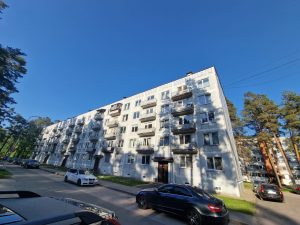 Pārdod 3 istabu dzīvokli Skultē, priežu meža ielokā — foto 36